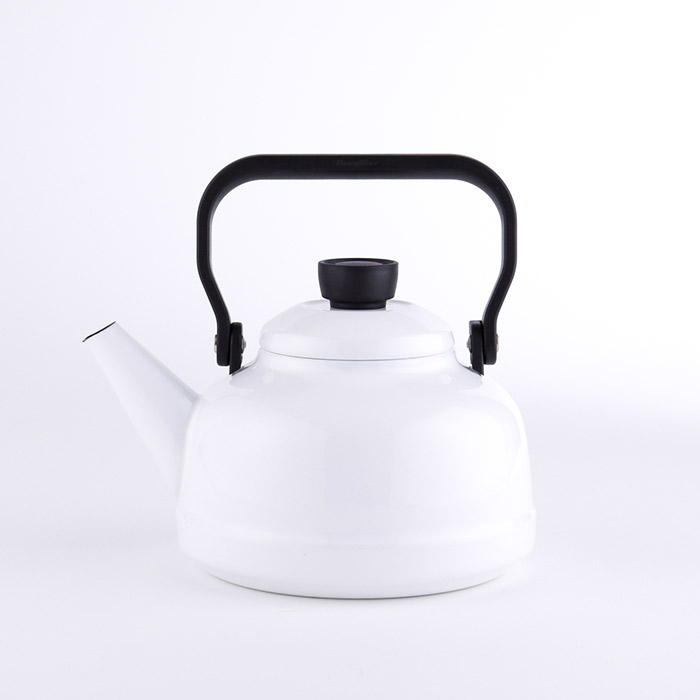 富士ホーロー ケトル ホーロー ガス火 IH対応 2.3L ソリッド【直火 IH 200V 調理器具 ホーローケトル 琺瑯 やかん ほうろう おしゃれ レトロ】 ホワイト