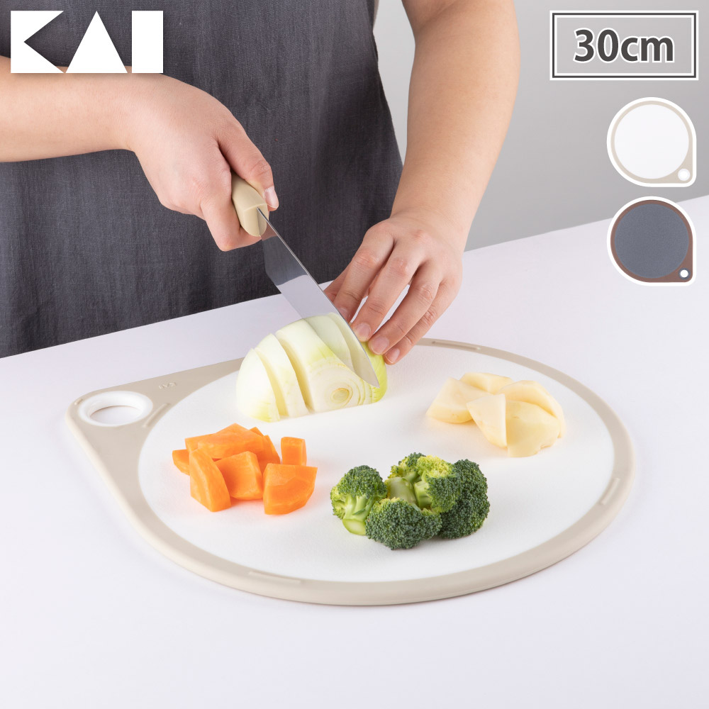まるいまな板 30cm 貝印 KAI【まな板 丸い カッティングボード 丸型 食洗機対応 吊り下げ収納 調理器具 キッチンツール】 ホワイト