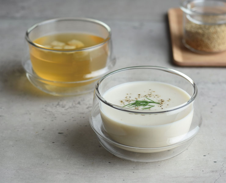 冷たいものを入れても表面に水滴がつきにくく、テーブルを濡らすことがありません