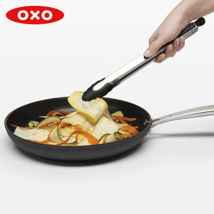 コーティングの鍋やフライパンにも安心して使えるナイロン製のヘッド