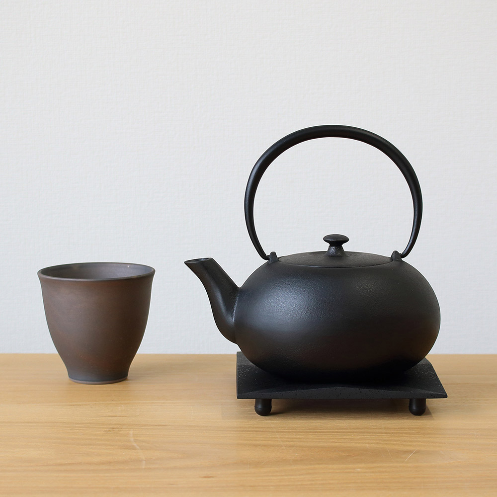 保寿堂　鉄瓶　富士山　松　茶道具　茶器　送料込み250905 保寿堂 鉄瓶 富士山 松 茶道具 茶器 送料込み250905 2025年最新