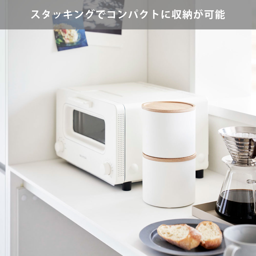 スタッキングでコンパクトに収納が可能