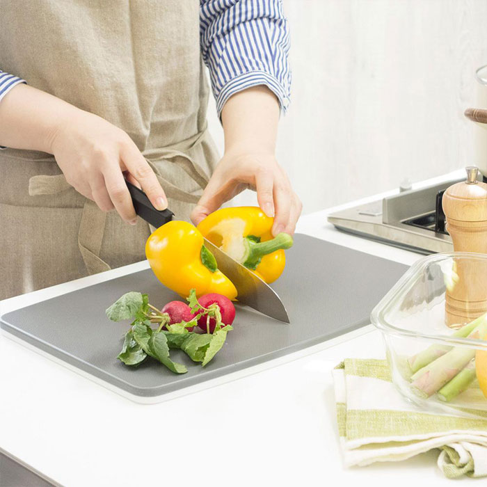 中まで全部が抗菌加工でキズによる雑菌の増殖も防ぎ抗菌作用が続きます